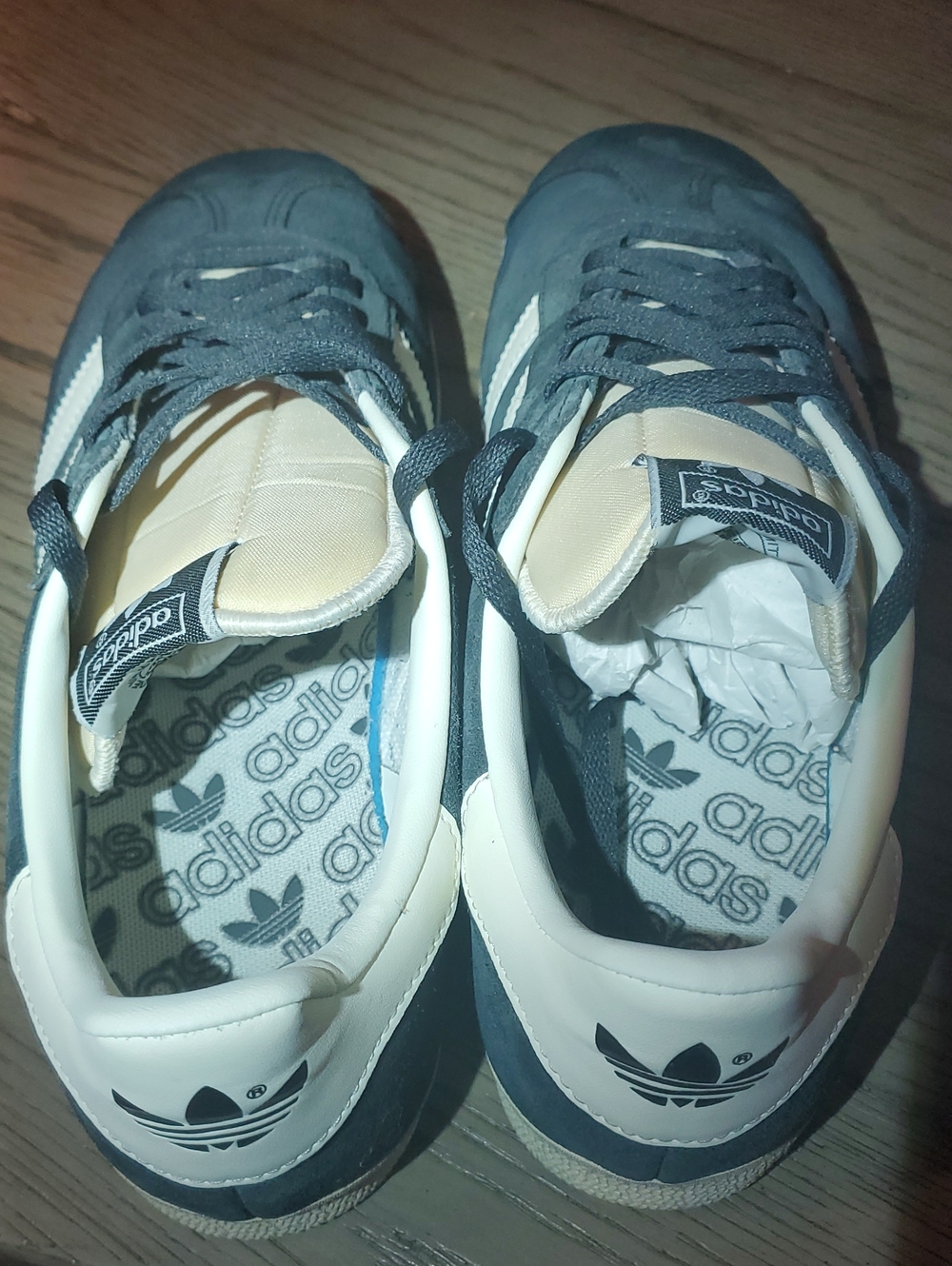 ADIDAS - Picture 8 of 8